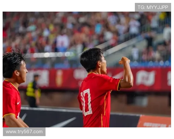 对手两次肘击踩踏 U16国足遭离谱干扰 对手两次肘击踩踏 U16国足遭离谱干扰